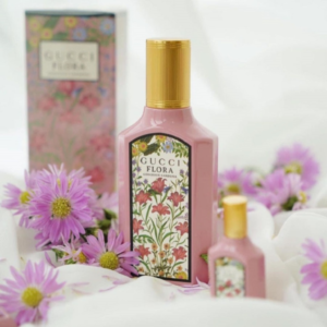 Bộ Quà Tặng Nước Hoa Gucci Flora Gorgeous Gardenia EDP Gucci Flora Gorgeous Gardenia EDP là nước hoa nữ cao cấp với mùi hương tinh tế, sâu sắc và cực kỳ nữ tính.
