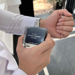 Nước Hoa Nam Narciso Rodriguez Bleu Noir EDT Extreme Được ra mắt vào năm 2020 dưới bàn tay của nhà thiết kế Sonia Constant, nước hoa nam Narciso Rodriguez Bleu Noir EDT Extreme sở hữu vẻ ngoài đơn giản nhưng cũng không kém phần sang trọng.