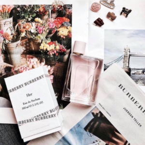 Nước Hoa Nữ Burberry Her EDP Burberry Her EDP được sáng tạo để lưu lại những khoảnh khắc tươi trẻ đầy sống động trên đường phố tấp nập của thủ đô London.