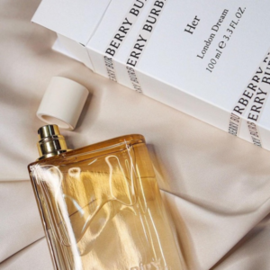 Nước Hoa Nữ Burberry Her London Dream EDP Nước Hoa Nữ Burberry Her London Dream EDP mang những giấc mơ hoàn mỹ cũng như niềm khao khát về một tình yêu đầy hứa hẹn.