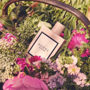 Nước Hoa Nữ Gucci Bloom For Women EDP Nước hoa Gucci Bloom tạo ra điểm nhấn khác biệt với middle notes và base notes xuất hiện gần như cùng lúc.