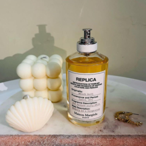 Nước Hoa Nữ Maison Margiela Replica Beach Walk EDT Replica Beach Walk được thiết kế với tone màu vàng nhạt đẹp mắt và gợi cảm, thể hiện nét đặc trưng của dòng sản phẩm dành cho phái nữ.
