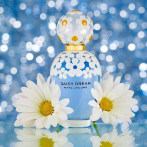 Nước Hoa Nữ Marc Jacobs Daisy Dream EDT Mùi hương không những mềm mại, nữ tính mà còn khoan khoái, dễ chịu.