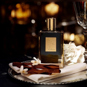 Nước Hoa Unisex Kilian Voulez-Vous Coucher Avec Moi EDP Hai mùi hương được cảm nhận rõ ràng nhất là hoa huệ trắng và hoa ngọc lan tây.