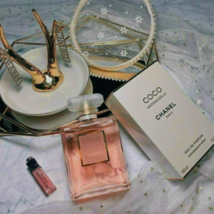 Nước Hoa Nữ Chanel Coco Mademoiselle EDP Hương thơm cổ điển hoàn hảo giúp các nàng trở thành quý cô hấp dẫn trong mắt mọi người xung quanh.