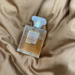 Nước Hoa Nữ Chanel Coco Mademoiselle EDP Thiết kế sang trọng và quyền lực của Chanel Coco Mademoiselle EDP.