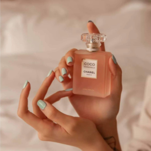 Nước Hoa Nữ Chanel Coco Mademoiselle L’Eau Privee EDP Coco Mademoiselle L’Eau Privee giữ vững tinh thần của người chị Coco Mademoiselle lừng danh.