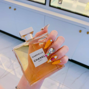 Nước Hoa Nữ Chanel Gabrielle EDP Thiết kế của nước hoa nữ cao cấp Chanel Gabrielle EDP là sản phẩm sáng tạo của nhà thiết kế Sylvie Legastelois, người đứng đầu bộ phận thiết kế sáng tạo tại Chanel.
