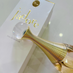 Nước Hoa Nữ Dior J'adore EDP Dior J’adore EDP được ví von giống như một kiệt tác nghệ thuật mà Christian Dior đã ưu ái dành tặng cho phái đẹp.