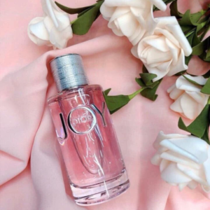 Nước Hoa Nữ Dior Joy EDP Sáng chói và quý giá, thiết kế của nước hoa nữ Dior Joy EDP bật lên hai ý nghĩa này.