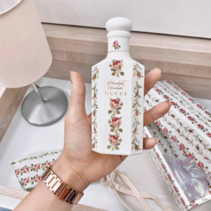 Nước Hoa Unisex Gucci The Alchemist's Garden Moonlight Serenade Acqua Profumata EDP Nước hoa Gucci The Alchemist's Garden Moonlight Serenade Acqua Profumata EDP được ra mắt vào năm 2019 bởi nhà pha chế Alberto Morillas.