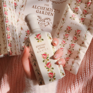 Nước Hoa Unisex Gucci The Alchemist's Garden Moonlight Serenade Acqua Profumata EDP Nước Hoa Unisex Gucci The Alchemist's Garden Moonlight Serenade Acqua Profumata EDP mang đến những trải nghiệm mới lạ cho người dùng.