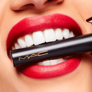 Son MAC Powder Kiss Velvet Blur Slim 889 Ruby New - Màu Đỏ Ruby - Image 3