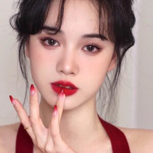 Son MAC Powder Kiss Velvet Blur Slim 889 Ruby New - Màu Đỏ Ruby - Image 5