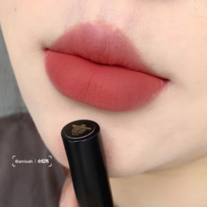 Son MAC Powder Kiss Velvet Blur Slim 899 Brickthrough - Màu Hồng Khô - Image 9