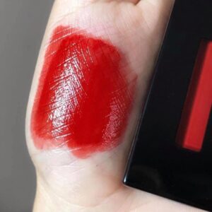 Son Kem YSL Vinyl Cream 420 Chili Vibration – Màu Đỏ Chili - Image 7