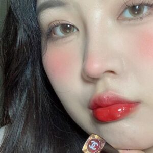 Son Chanel Rouge Coco Flash Hydrating Vibrant Shine Lip Colour 68 Ultime – Màu Đỏ Ruby - Image 4