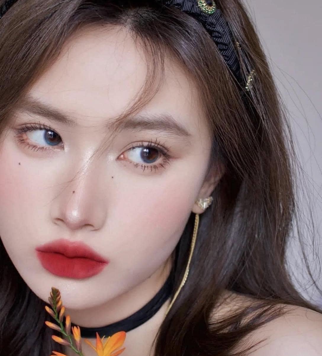 Son 3CE Blur Matte Lipstick Newtro Wave - Màu Đỏ Lạnh