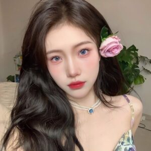 Son Chanel Rouge Coco Flash Hydrating Vibrant Shine Lip Colour 148 Lively - Màu Đỏ Cherry - Image 4