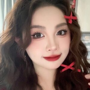 Son MAC Locked Kiss 24HR Lipstick 88 Ruby True - Màu Đỏ Ruby - Image 4