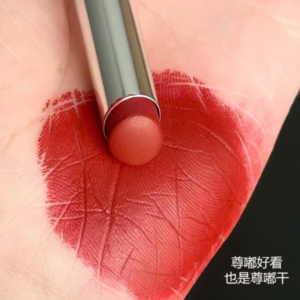 Son MAC Locked Kiss 24HR Lipstick Extra Chili - Màu Đỏ Gạch - Image 4
