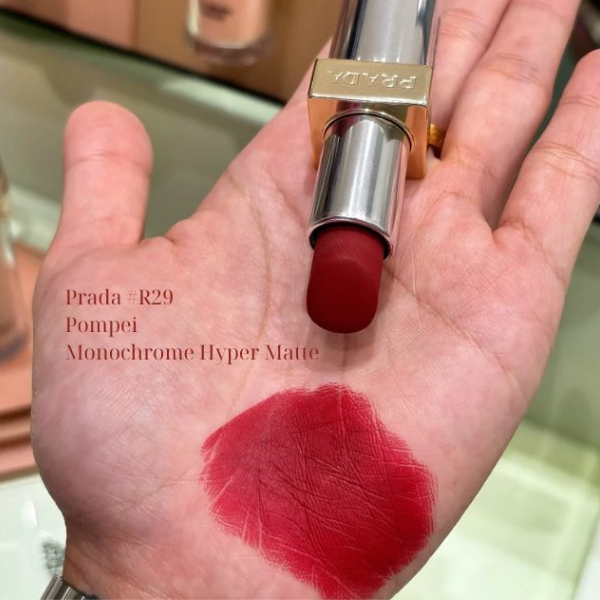 Son Prada Monochrome Hyper Matte Lipstick R29 Pompei