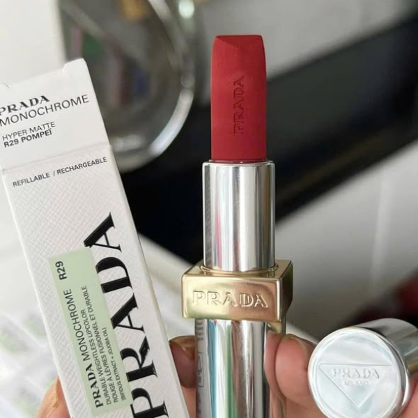 Son Prada Monochrome Hyper Matte Lipstick R29 Pompei
