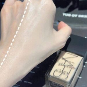 Kem Nền NARS Light Reflecting Foundation 30ml – Nền Căng Mịn, Hiệu Ứng Da Tự Nhiên - Image 3